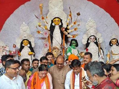 Idol and devotees, Sobha Dream Acres Durgotsav